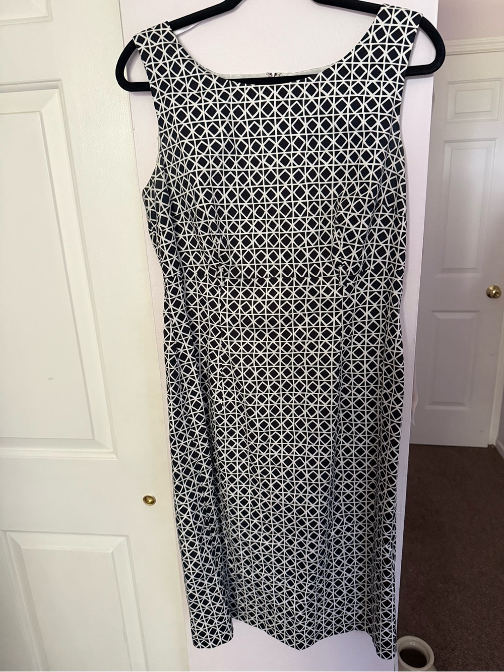 Talbots vintage Women's Black & White Geometric Sleeveless Dress
